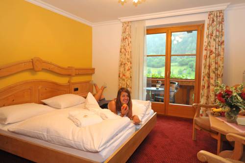 Imagen de la habitación del Hotel Seeblick, Goldegg. Foto 6