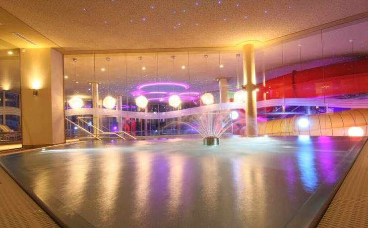 Imagen de la piscina del Hotel Seehof, K&ouml;ssen. Foto 20