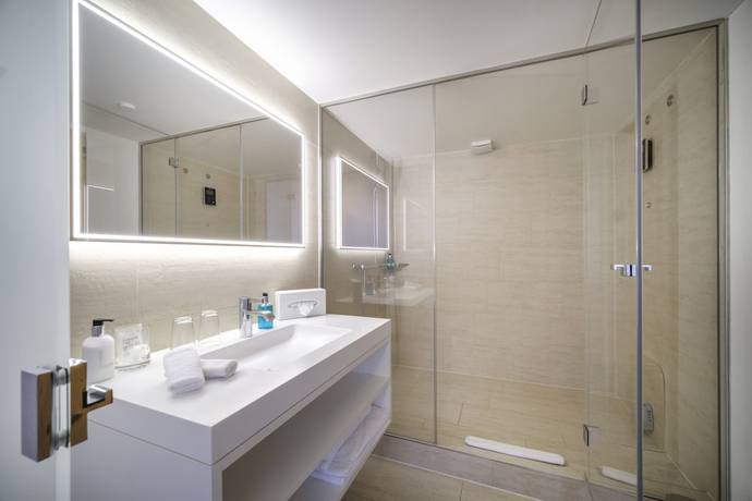 Imagen de la habitación del Hotel Seehof Valbella Lenzerheide. Foto 18