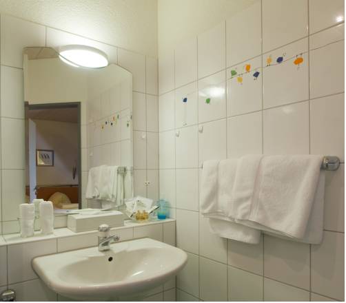 Imagen de la habitación del Hotel Seehotel Delphin. Foto 13