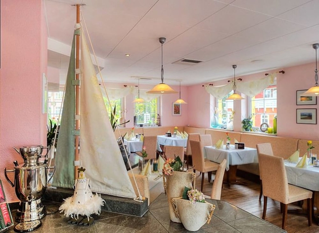 Imagen del bar/restaurante del Hotel Seehotel D&uuml;ne. Foto 4