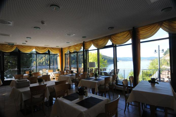 Imagen del bar/restaurante del Hotel Seehotel Hubertus Schluchsee. Foto 4