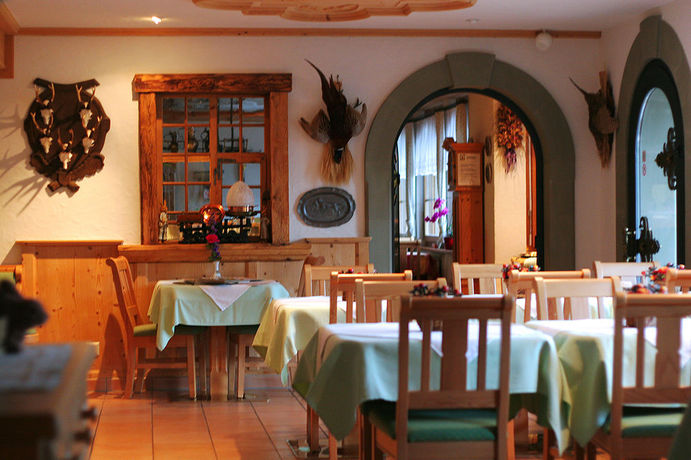 Imagen del bar/restaurante del Hotel Seehotel Jaegerhof Hubertus. Foto 6