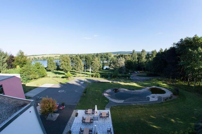 Imagen de los exteriores del Hotel Seehotel Kell am See. Foto 13