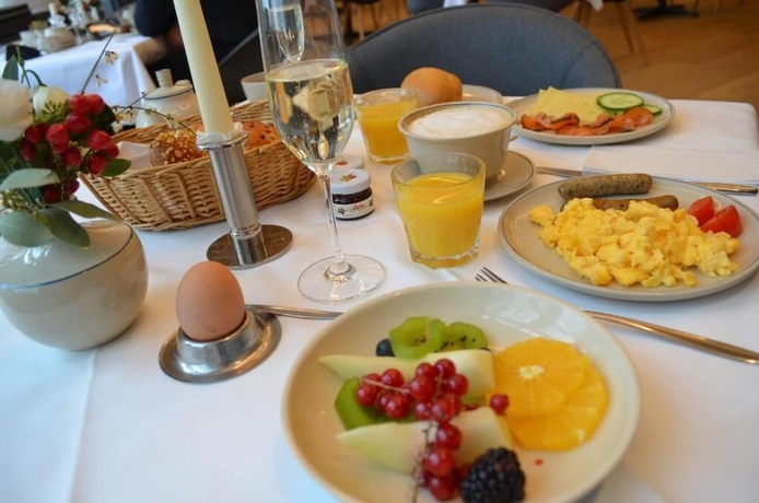 Imagen del bar/restaurante del Hotel Seehotel Maria Laach. Foto 3