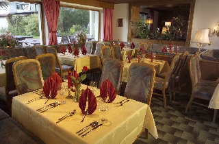 Imagen del bar/restaurante del Hotel Seehotel Mauracherhof. Foto 7