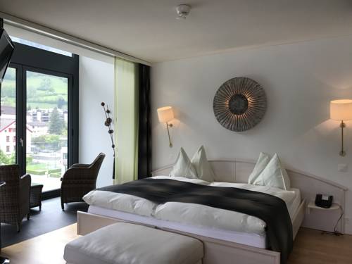 Imagen de la habitación del Hotel Seehotel Pilatus. Foto 16