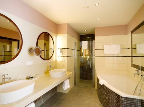 Imagen de la habitación del Hotel Seehotel Rust. Foto 5