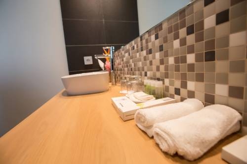 Imagen de la habitación del Hotel Seen Abidjan Plateau. Foto 4