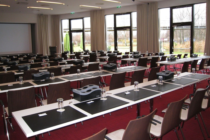 Imagen de los interiores del Hotel Seepark Wörthersee Resort. Foto 14