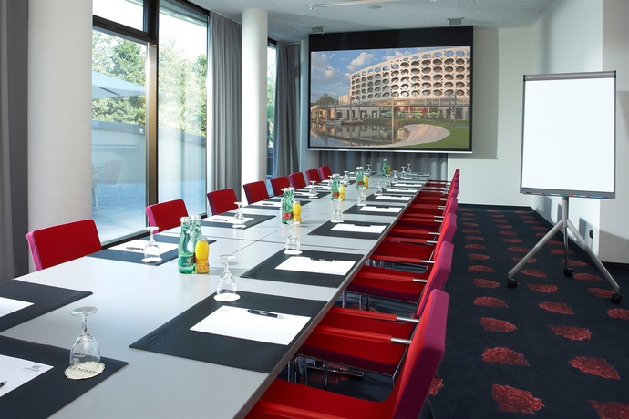 Imagen de los interiores del Hotel Seepark Wörthersee Resort. Foto 15