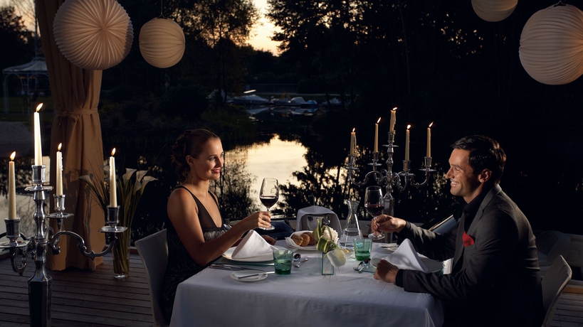 Imagen del bar/restaurante del Hotel Seepark Wörthersee Resort. Foto 5