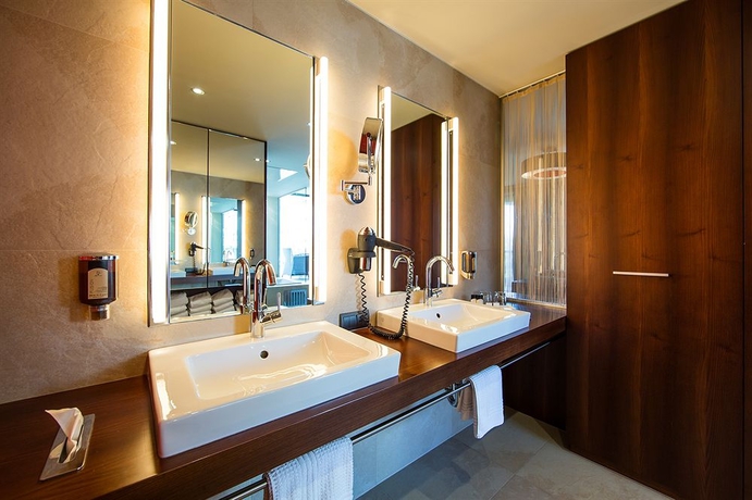 Imagen de la habitación del Hotel Seepark Wörthersee Resort. Foto 11