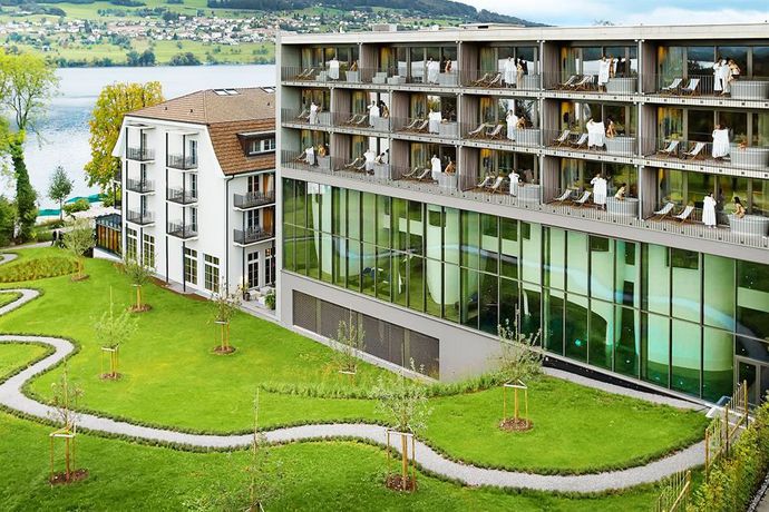 Imagen de los exteriores del Hotel Seerose Resort and Spa. Foto 9