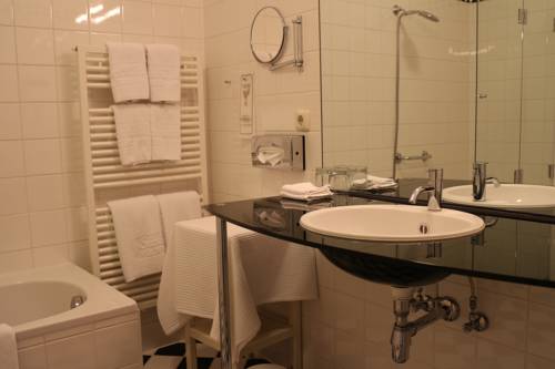 Imagen de la habitación del Hotel Seeschl&ouml;&szlig;l Velden. Foto 10