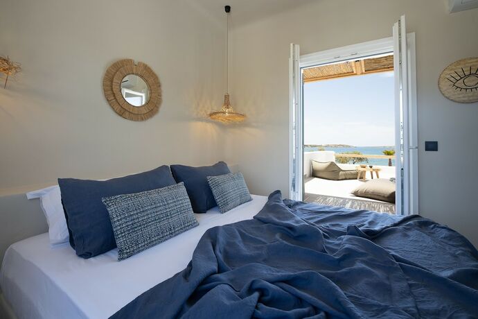 Imagen de la habitación del Hotel Seesoo Paros Beachfront Resort. Foto 14