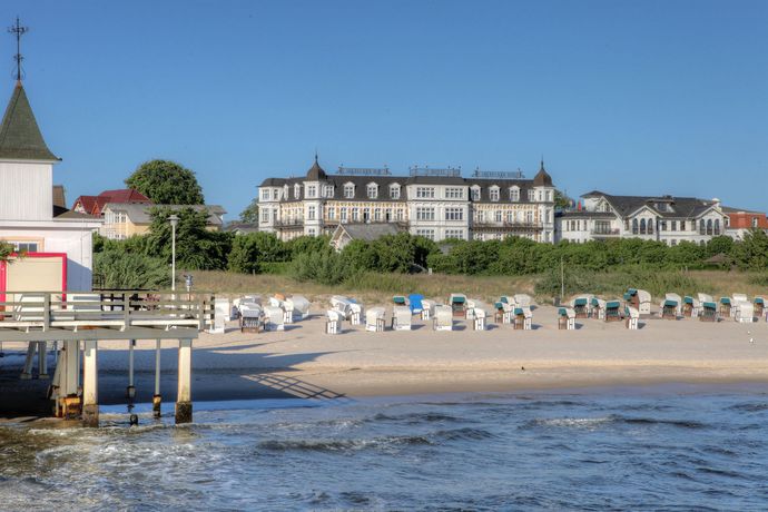 Imagen del bar/restaurante del Hotel Seetelhotel Ahlbecker Hof. Foto 2