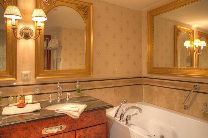 Imagen del bar/restaurante del Hotel Seetelhotel Ahlbecker Hof. Foto 3