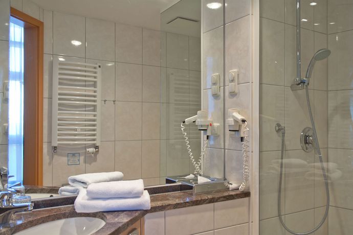 Imagen de la piscina del Hotel Seetelhotel Pommerscher Hof. Foto 16