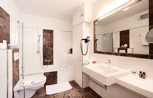 Imagen de la habitación del Hotel Seewinkel. Foto 14