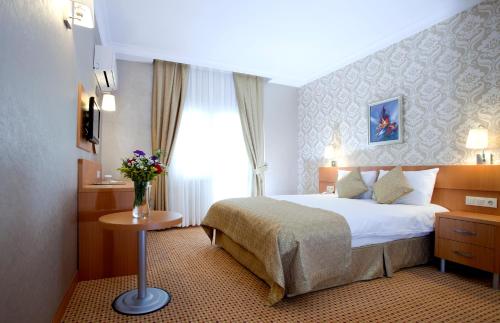 Imagen de la habitación del Hotel Sefa 2 &Ccedil;orlu. Foto 17