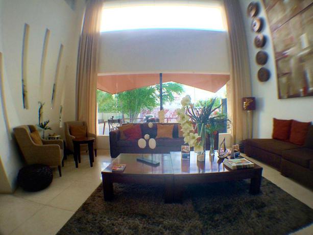 Imagen de los interiores del Hotel Segara Suites. Foto 5