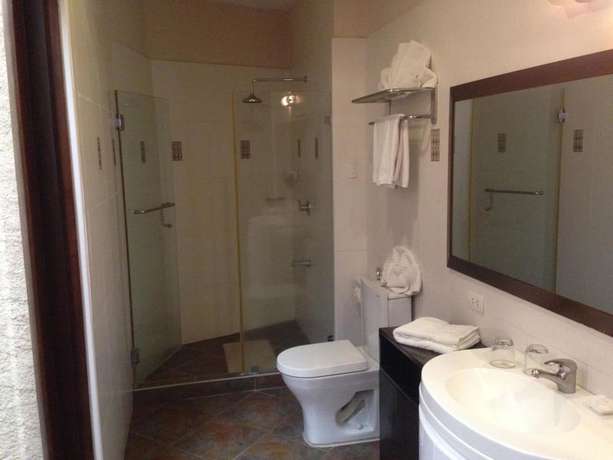 Imagen de la habitación del Hotel Segara Villas. Foto 6