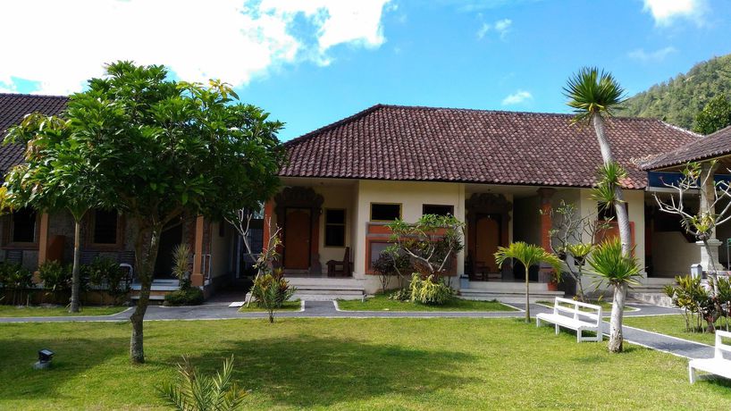 Imagen de los exteriores del Hotel Segara and Restaurant. Foto 16