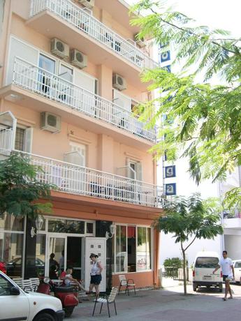 Imagen de los exteriores del Hotel Segas, Loutraki. Foto 9