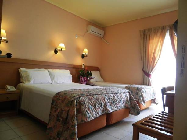 Imagen de la habitación del Hotel Segas, Loutraki. Foto 17