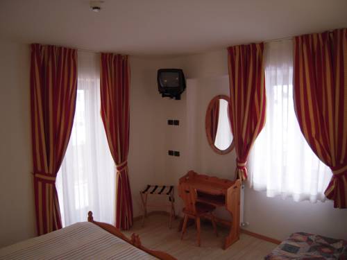 Imagen de la habitación del Hotel Seggiovia. Foto 6