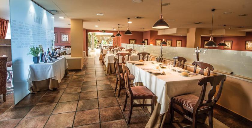 Imagen del bar/restaurante del Hotel Segovia Sierra De Guadarrama. Foto 4