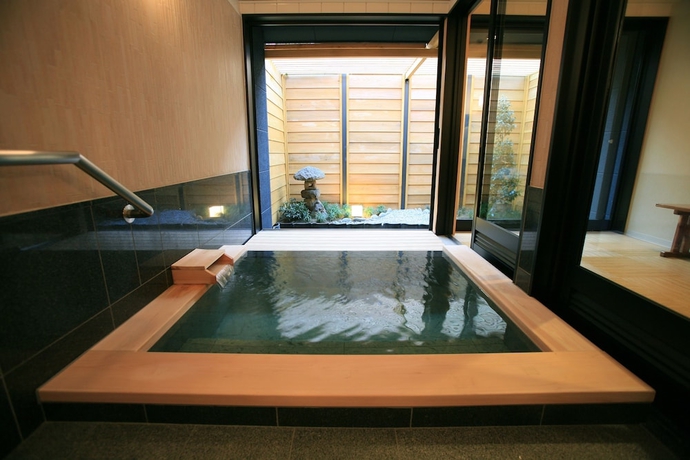Imagen de los interiores del Hotel Seifuen. Foto 15