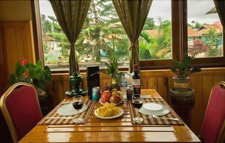 Imagen del bar/restaurante del Hotel Seint. Foto 9