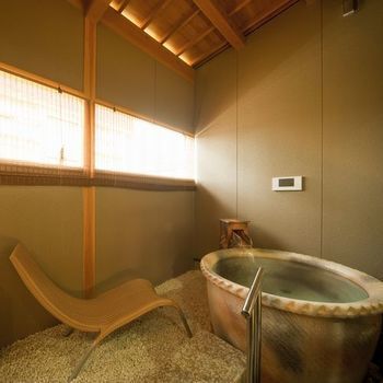 Imagen de la piscina del Hotel Seiryukaku. Foto 15