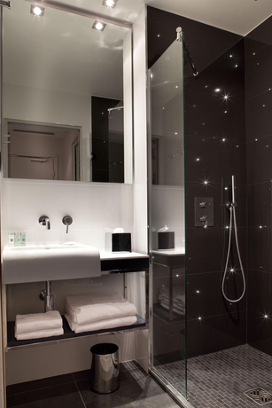 Imagen de la habitación del Hotel Sejour BeauBourg. Foto 3