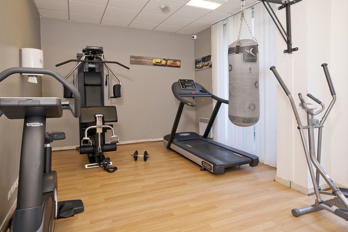 Imagen de los interiores del Hotel Sejours Et Affaires Courbevoie Grande Arche. Foto 14