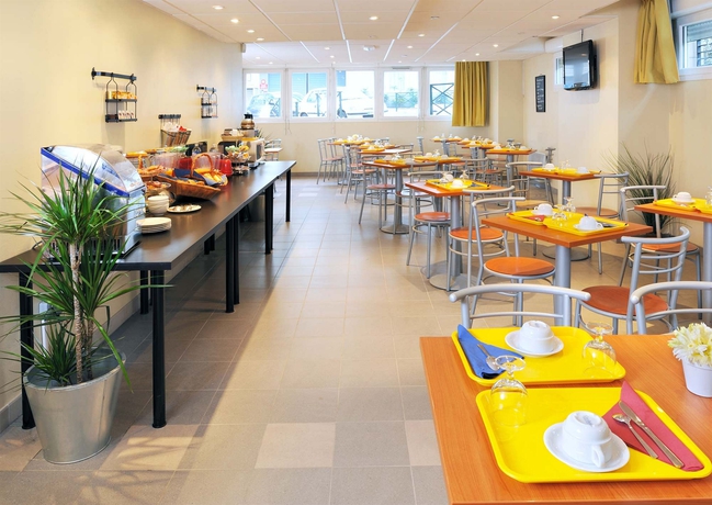 Imagen del bar/restaurante del Hotel Sejours Et Affaires Paris Nanterre. Foto 4