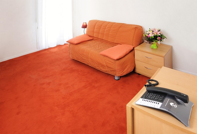 Imagen de los interiores del Hotel Sejours Et Affaires Paris Nanterre. Foto 12