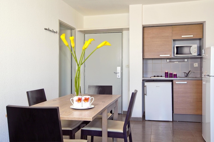 Imagen de la habitación del Hotel Sejours and Affaires Manosque Moulin Neuf. Foto 10