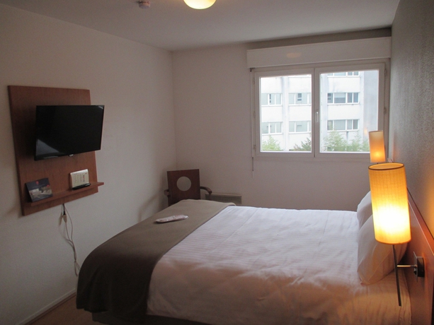 Imagen de la habitación del Hotel Sejours and Affaires Orleans Jeanne D'arc. Foto 9