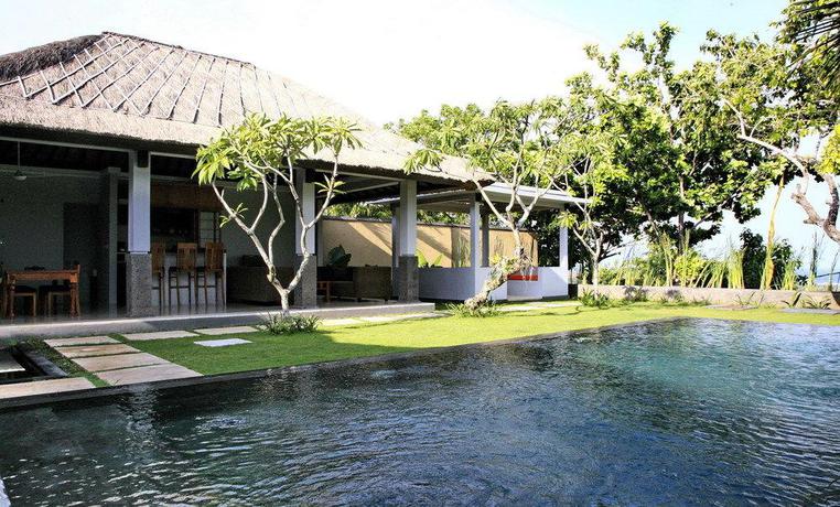 Imagen de la piscina del Hotel Sekar Nusa Villa. Foto 7