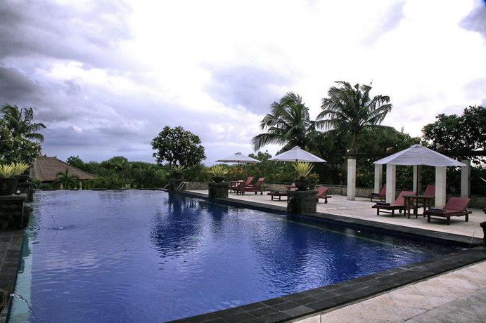 Imagen de la piscina del Hotel Sekar Nusa Villa. Foto 8