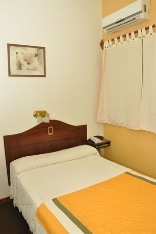 Imagen de la habitación del Hotel Selby. Foto 7