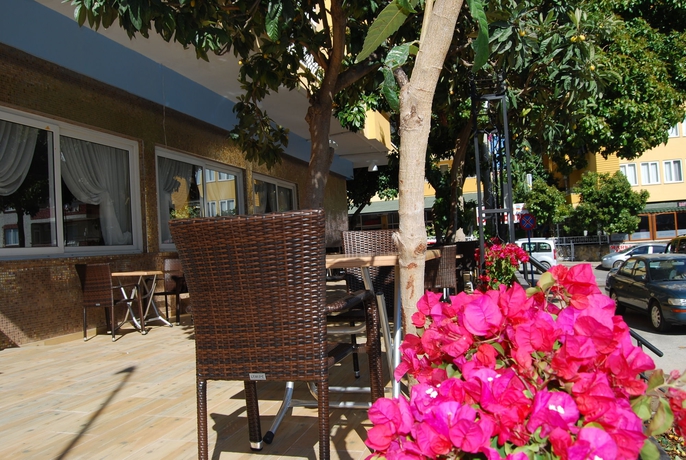 Imagen de los exteriores del Hotel Select Apart. Foto 8