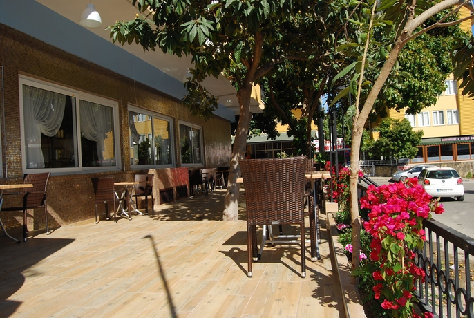 Imagen del bar/restaurante del Hotel Select Apart. Foto 2