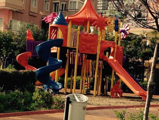 Imagen de los exteriores del Hotel Select Apart. Foto 9