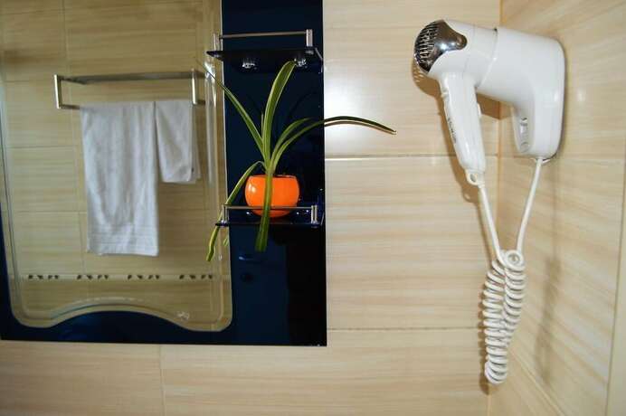 Imagen de la habitación del Hotel Select City Center. Foto 18