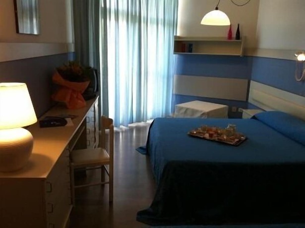 Imagen de la habitación del Hotel Select. Foto 8