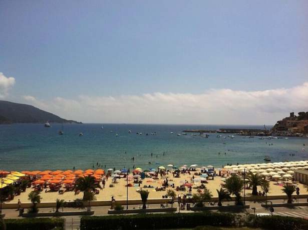 Imagen de los exteriores del Hotel Select. Foto 16